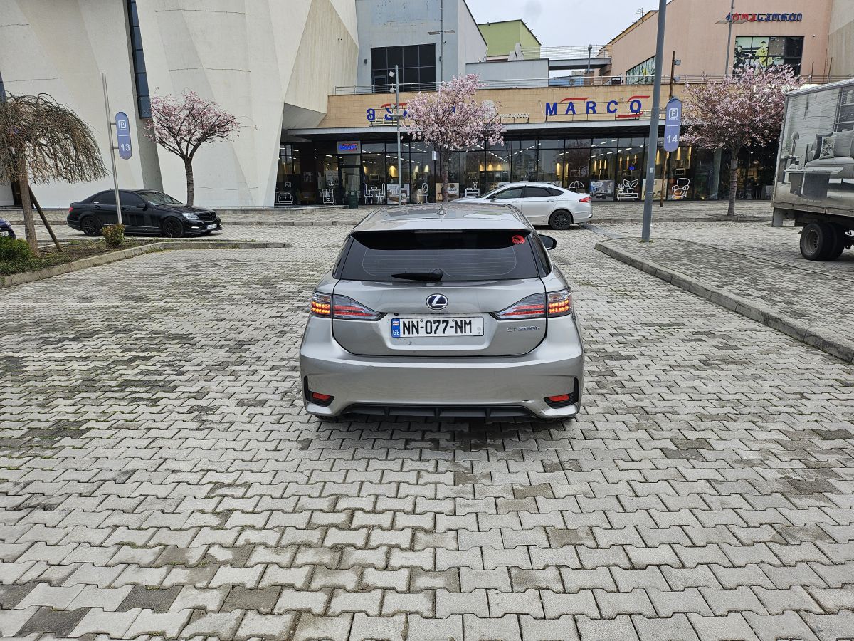 Lexus CT 200 h - фото 11