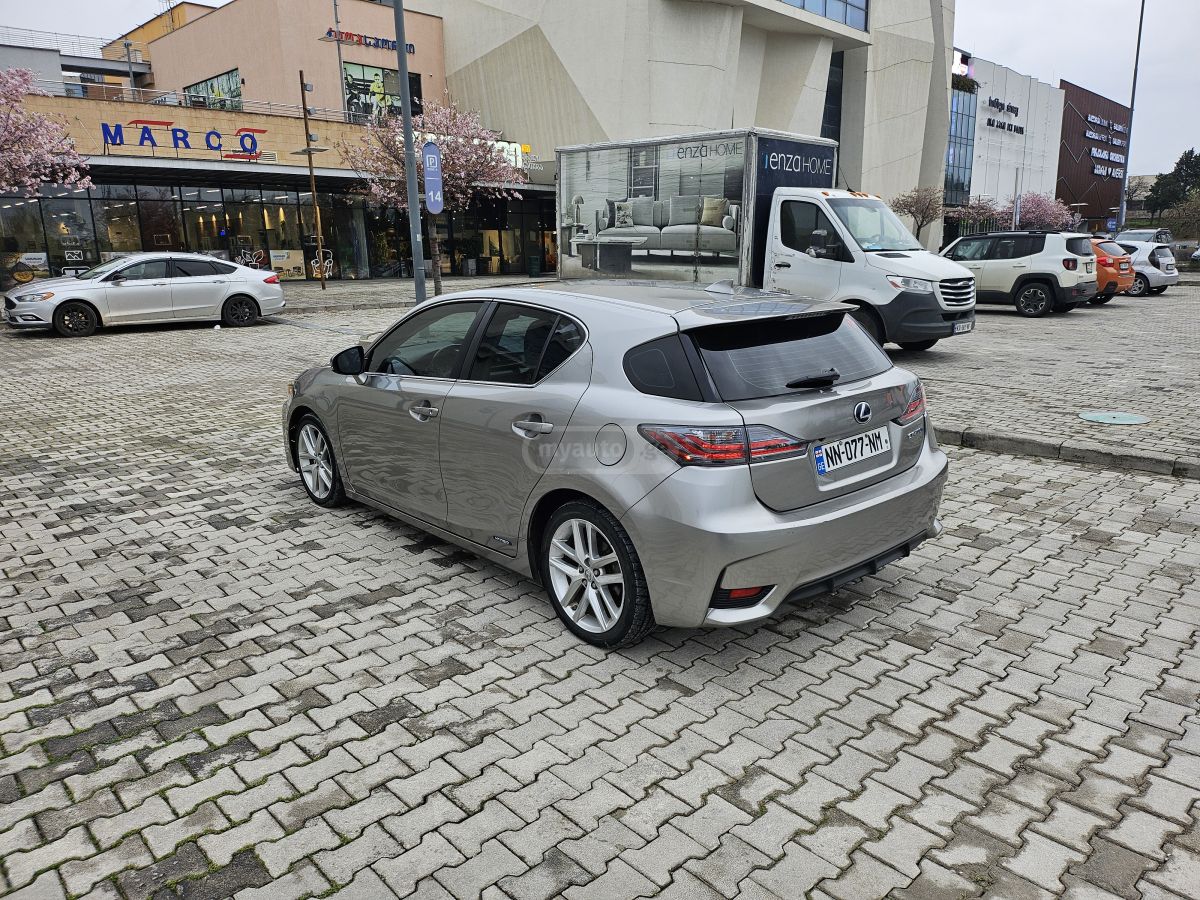 Lexus CT 200 h - фото 12