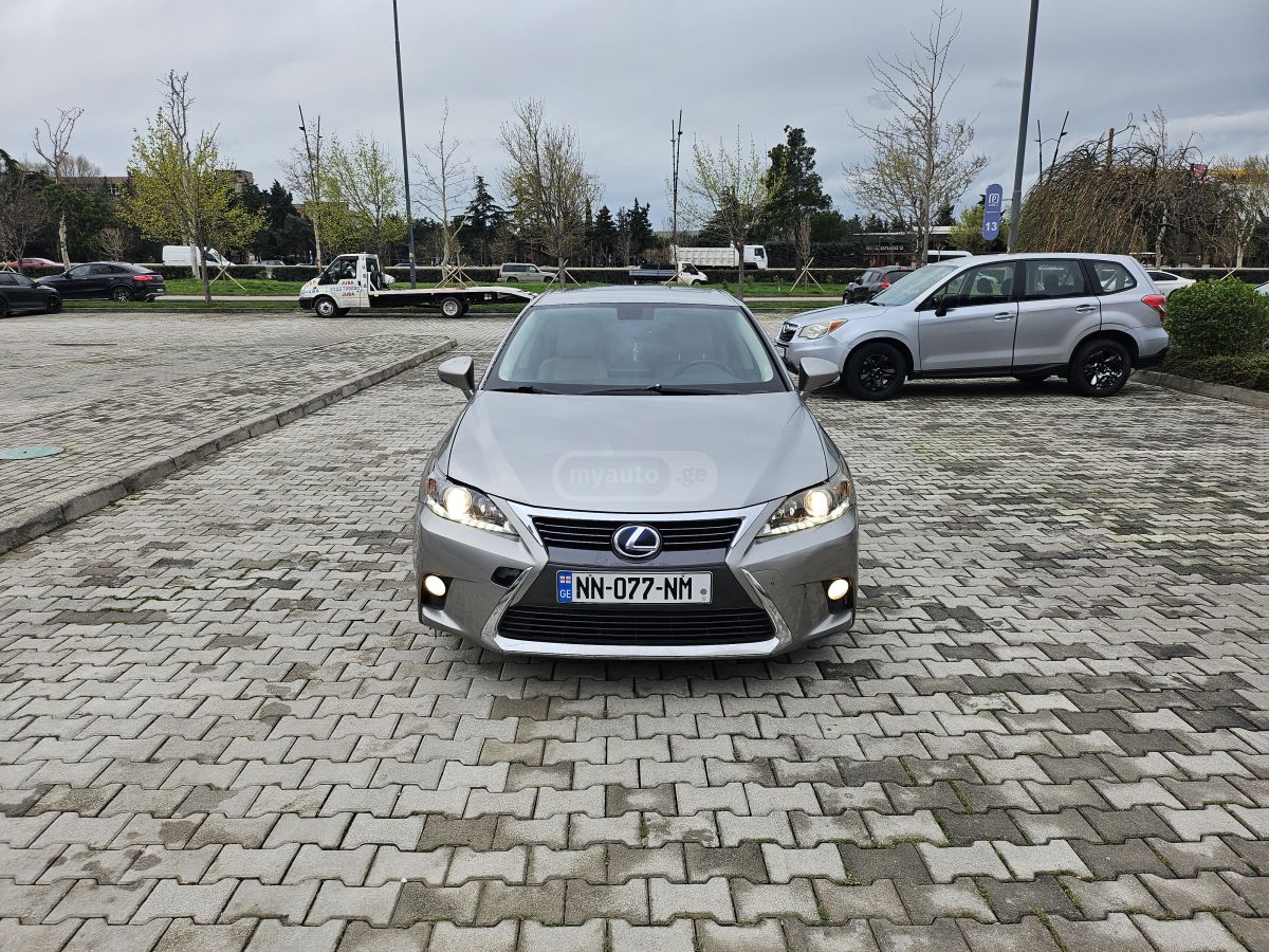 Lexus CT 200 h - фото 13