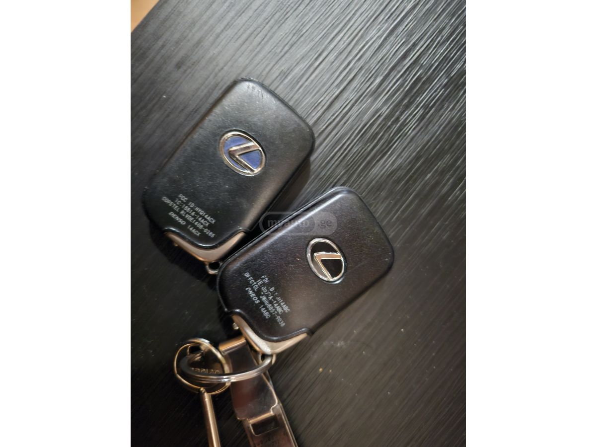 Lexus CT 200 h - фото 14