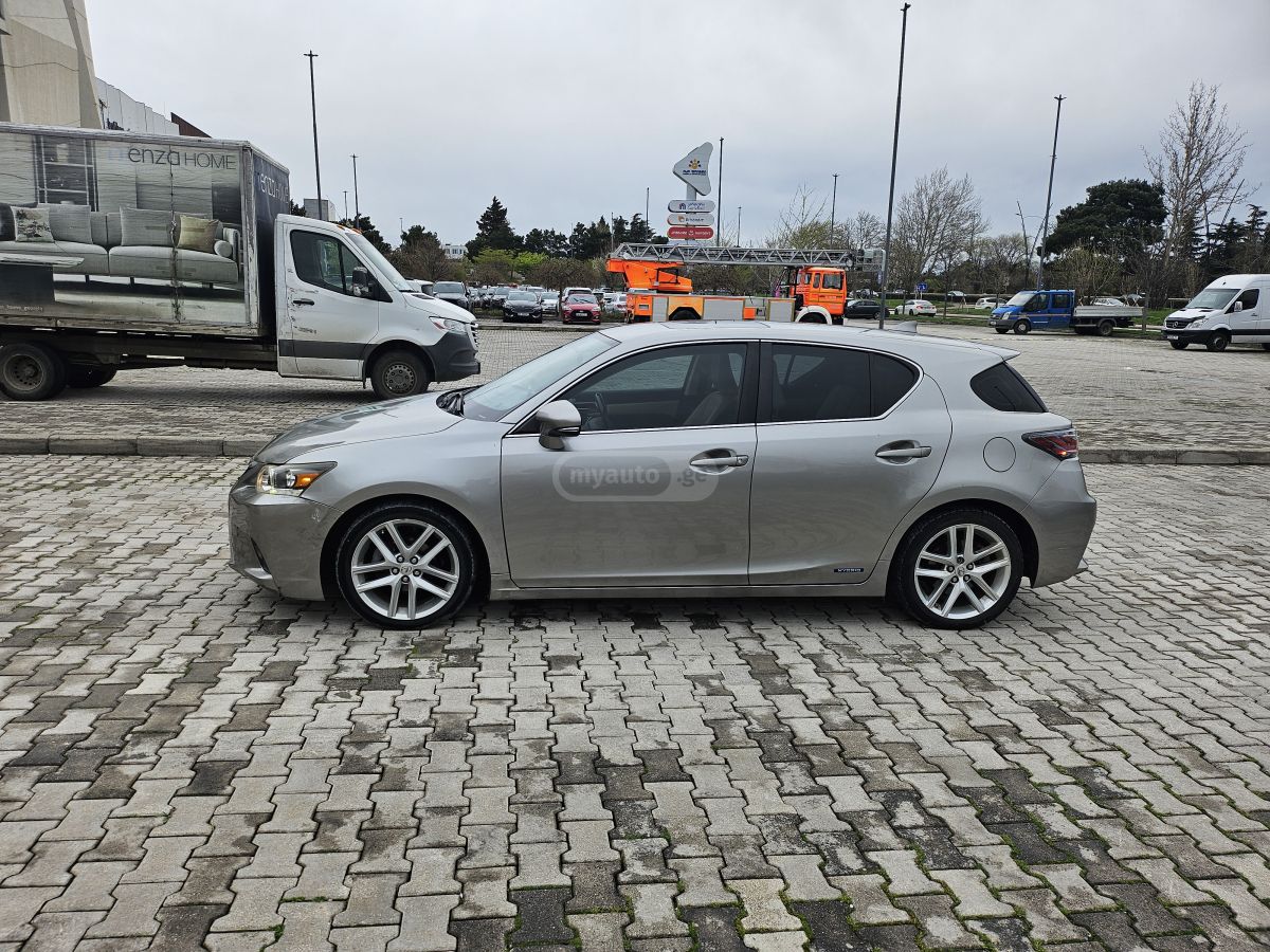 Lexus CT 200 h - фото 15
