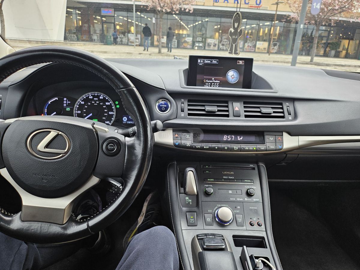 Lexus CT 200 h - фото 3