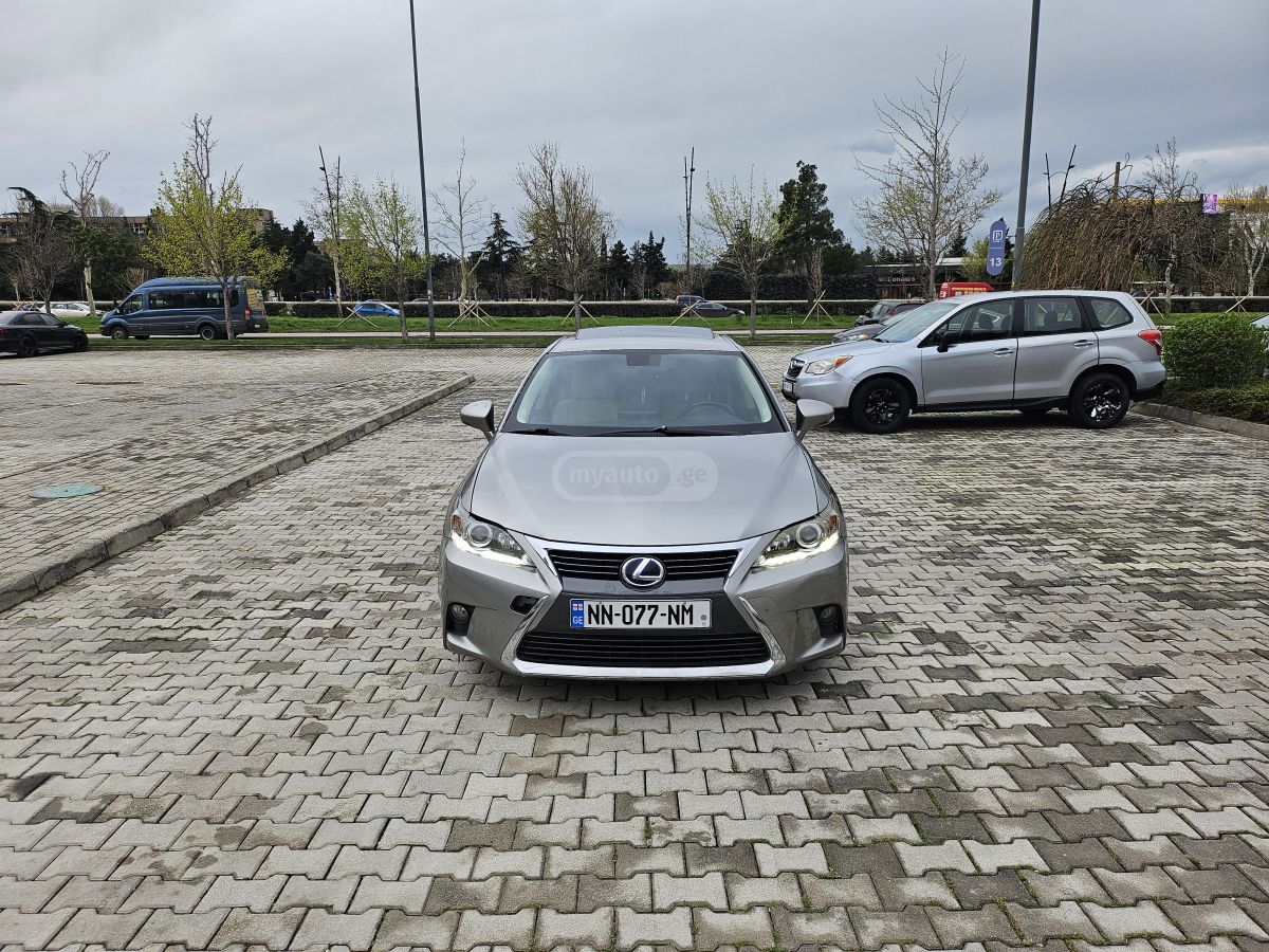 Lexus CT 200 h - фото 5