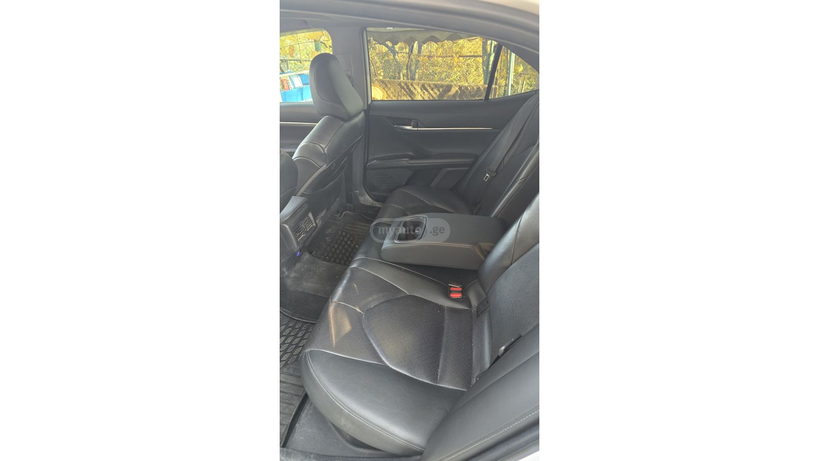 Toyota Camry - фото 4