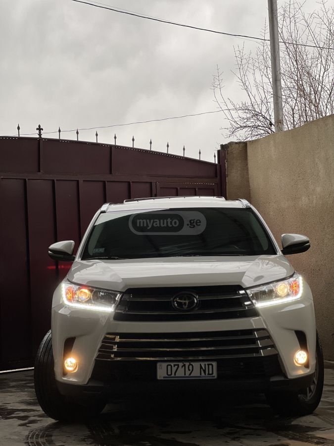 Toyota Highlander - фото 2