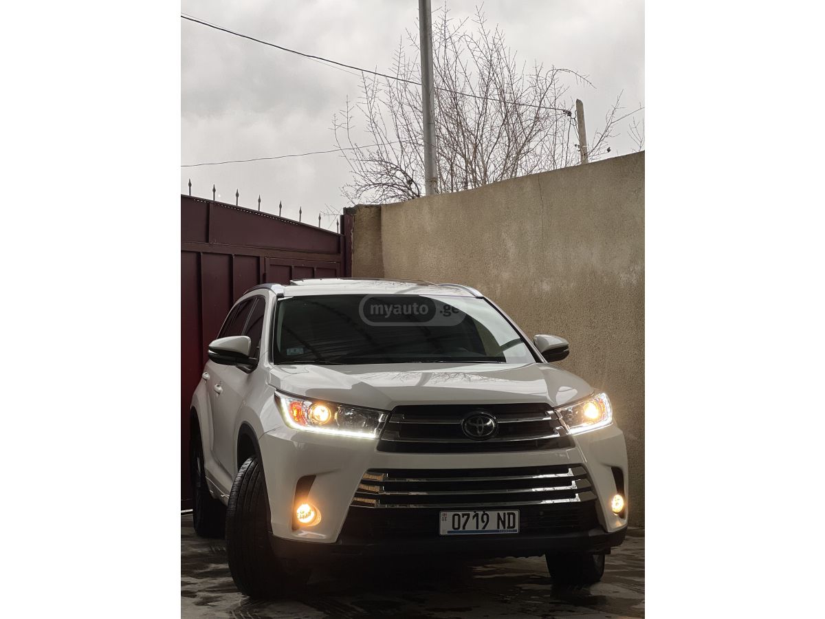 Toyota Highlander - фото 3