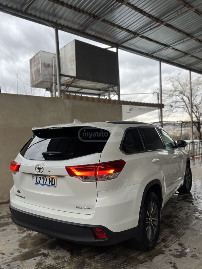 Toyota Highlander - фото 4