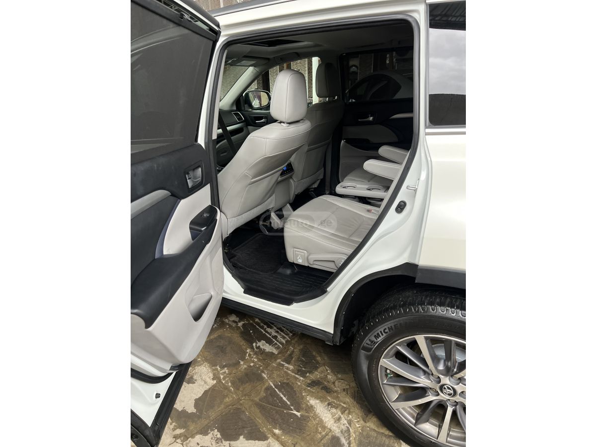 Toyota Highlander - фото 7