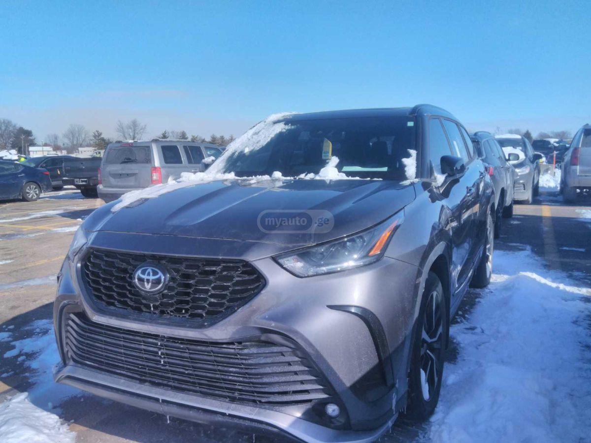 Toyota XSE 4dr All-Wheel Drive Automa — миниатюра 2