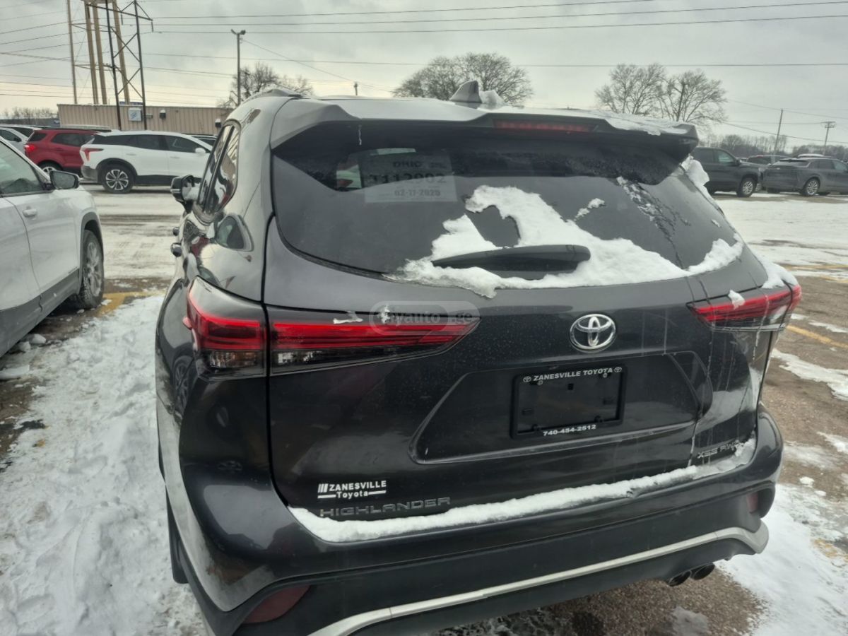 Toyota XSE 4dr All-Wheel Drive Automa — миниатюра 3