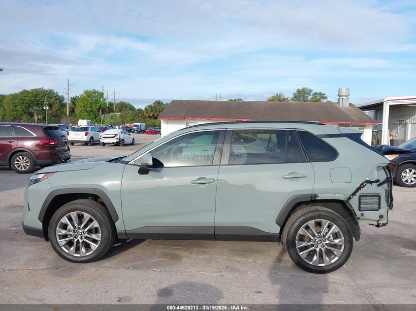 Toyota RAV 4 - фото 15