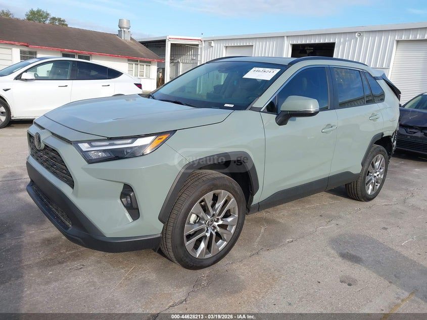 Toyota RAV 4 - фото 2