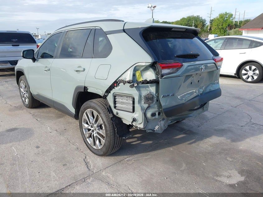 Toyota RAV 4 - фото 3