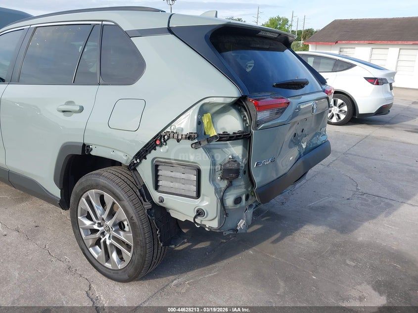 Toyota RAV 4 - фото 6