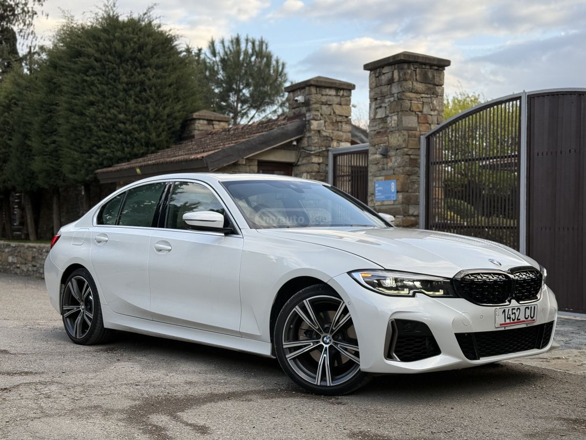 BMW 330 - фото 1