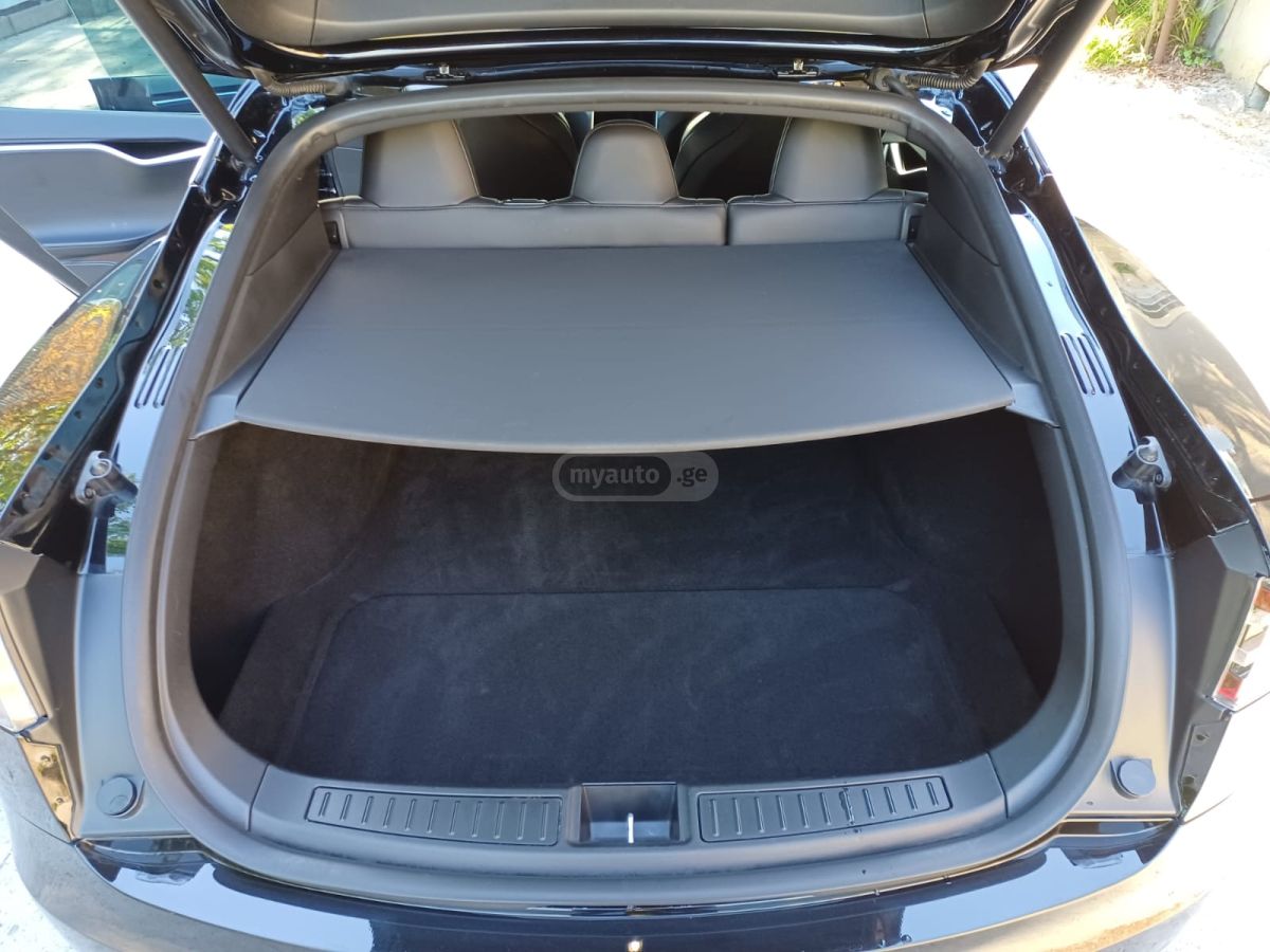 Tesla Model S - фото 9
