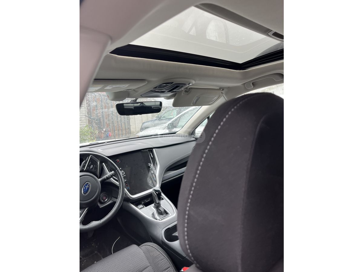 Subaru Premium 4dr All-Wheel Drive CV — миниатюра 4