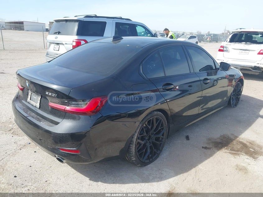 BMW 330 - фото 4