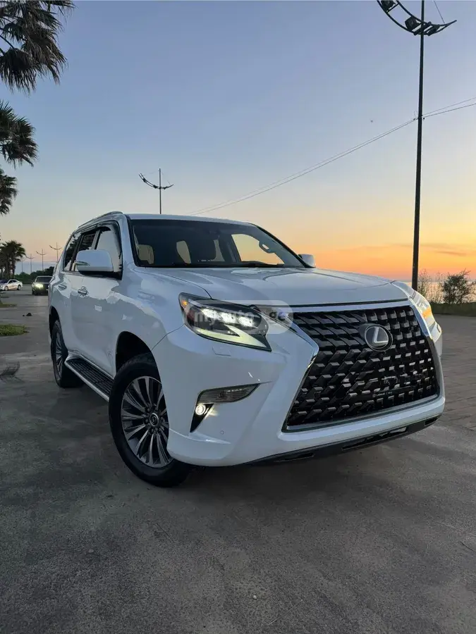 نمای دیگر Lexus Luxury 4dr 4x4 Automatic 2019