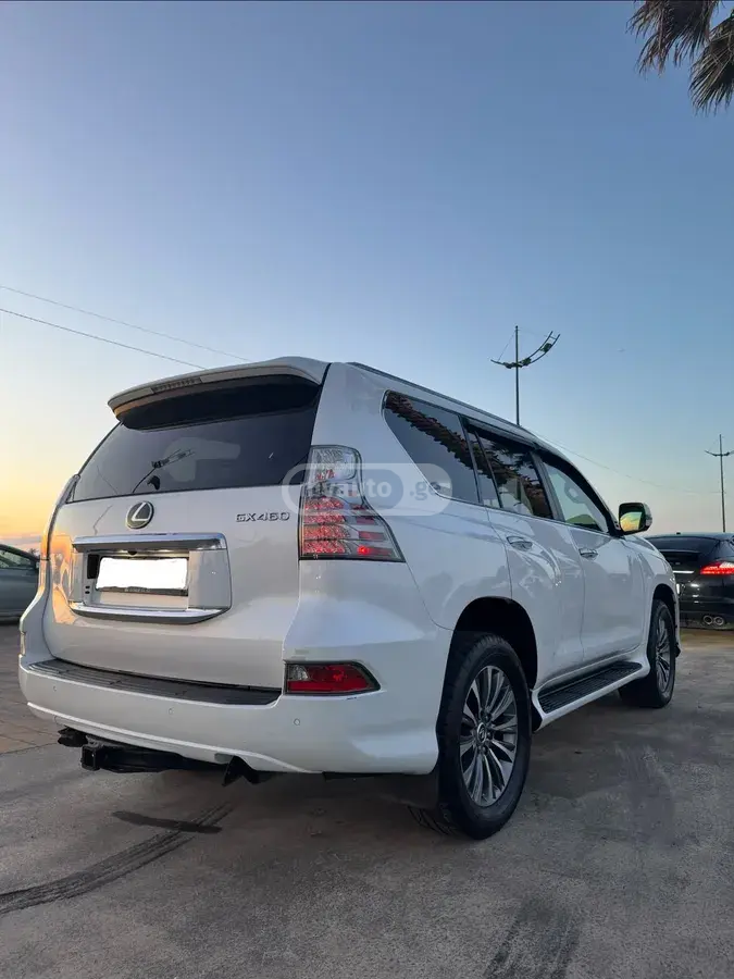 نمای دیگر Lexus Luxury 4dr 4x4 Automatic 2019