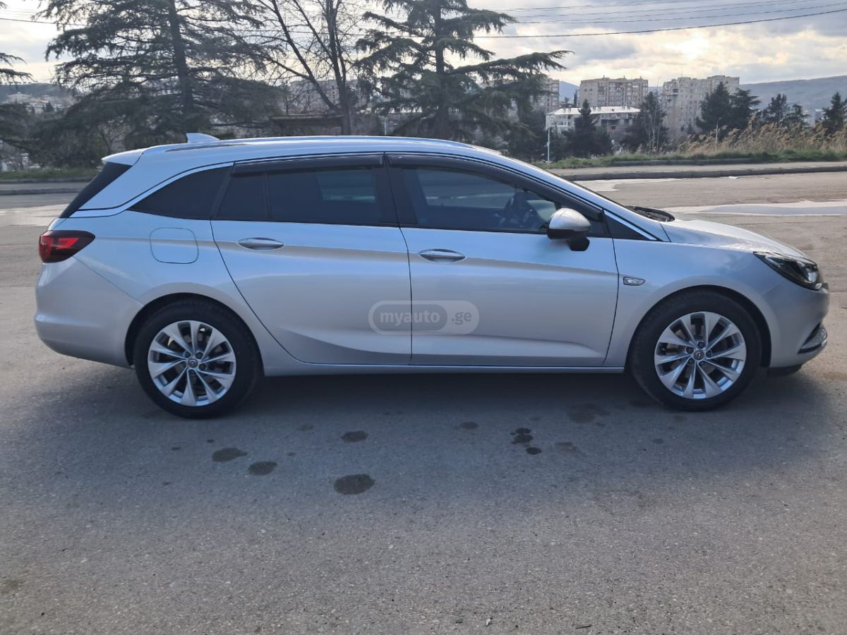 Opel Astra - фото 4