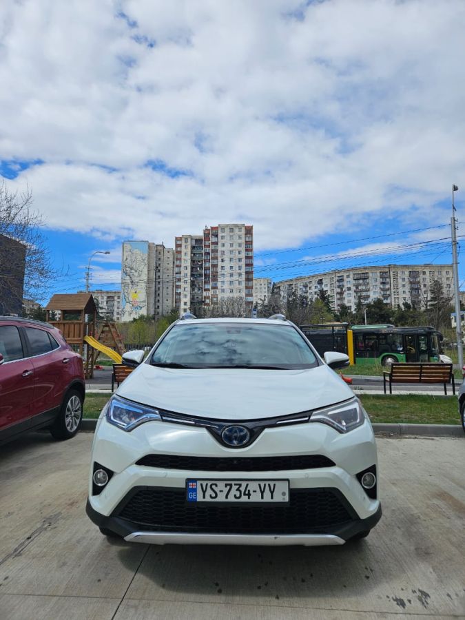 Toyota Rav 4 - фото 1