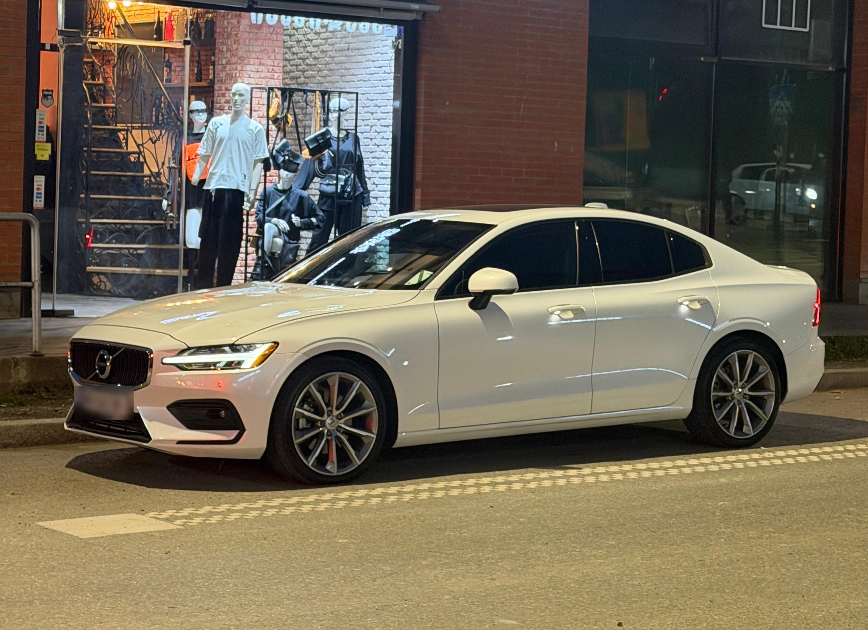 Volvo S 60 - фото 1