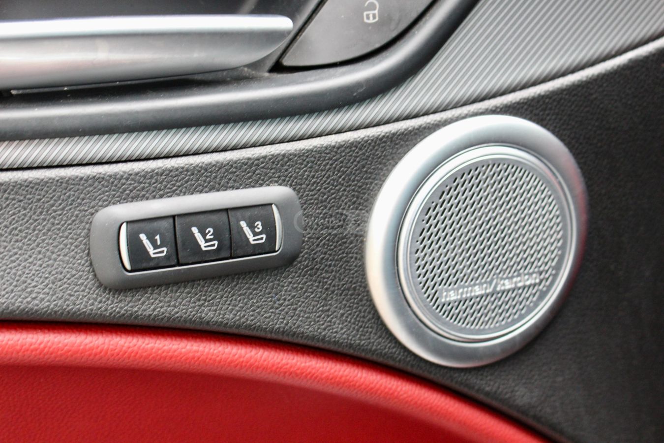 Alfa Romeo Stelvio - фото 11