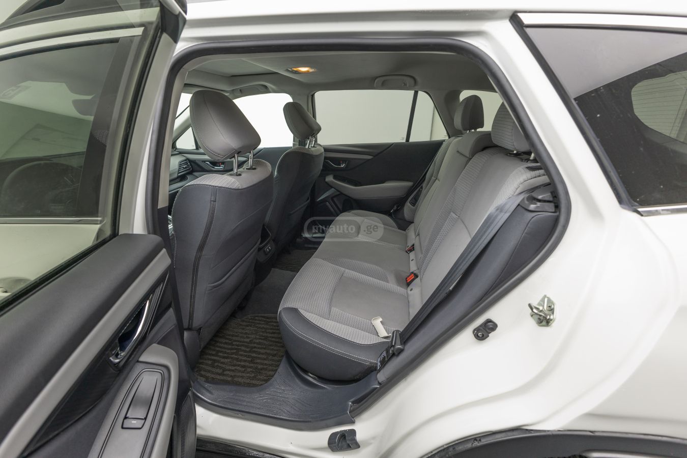 Subaru Outback - фото 8