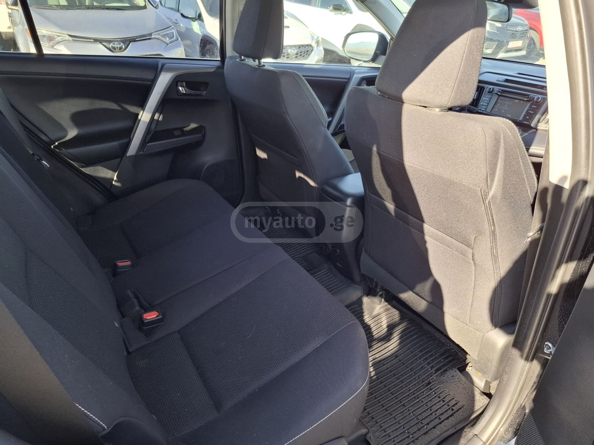 Toyota RAV 4 - фото 10