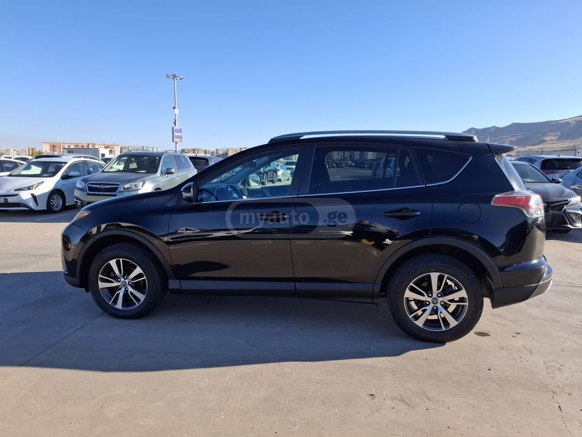 Toyota RAV 4 - фото 3