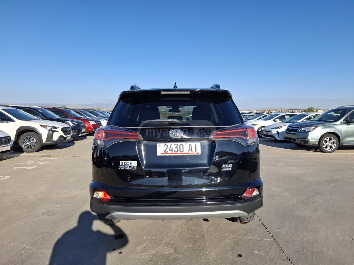 Toyota RAV 4 - фото 4