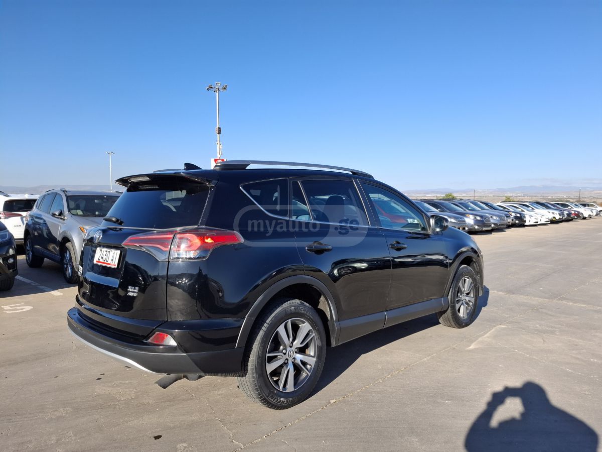 Toyota RAV 4 - фото 7