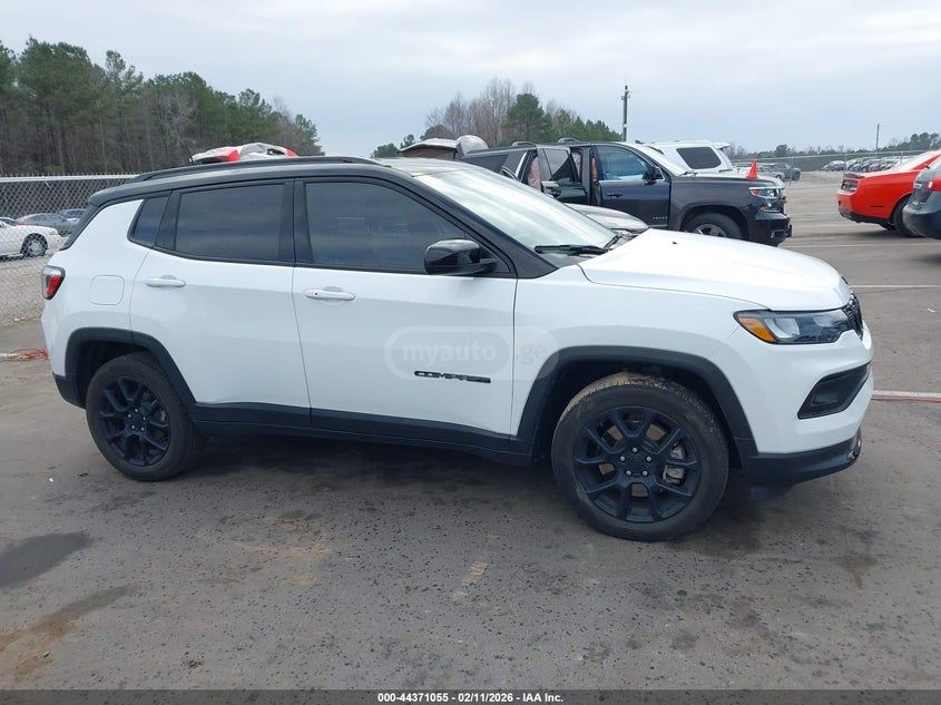 Jeep 2023 JEEP COMPASS ALTITUDE 4X4 — миниатюра 11