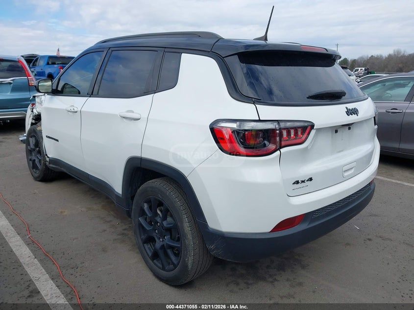 Jeep 2023 JEEP COMPASS ALTITUDE 4X4 — миниатюра 3