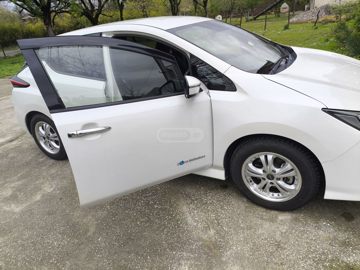 Nissan Leaf - фото 5