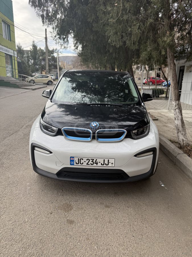 BMW I3 - фото 1