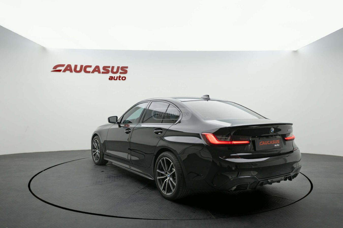 BMW Base 4dr Rear-Wheel Drive Seda — миниатюра 7