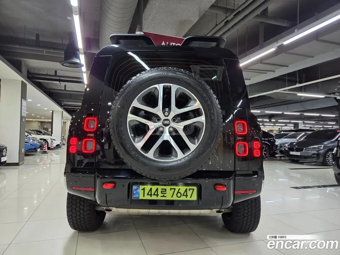 Land Rover Defender 90 2025 — миниатюра 4
