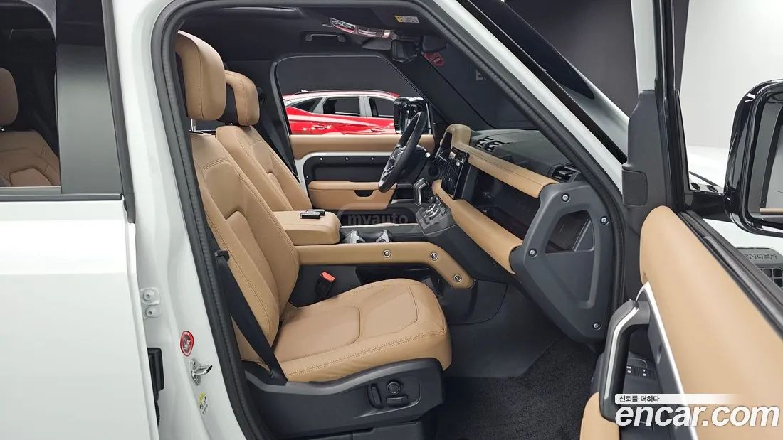 Land Rover Defender 90 2025 — миниатюра 10