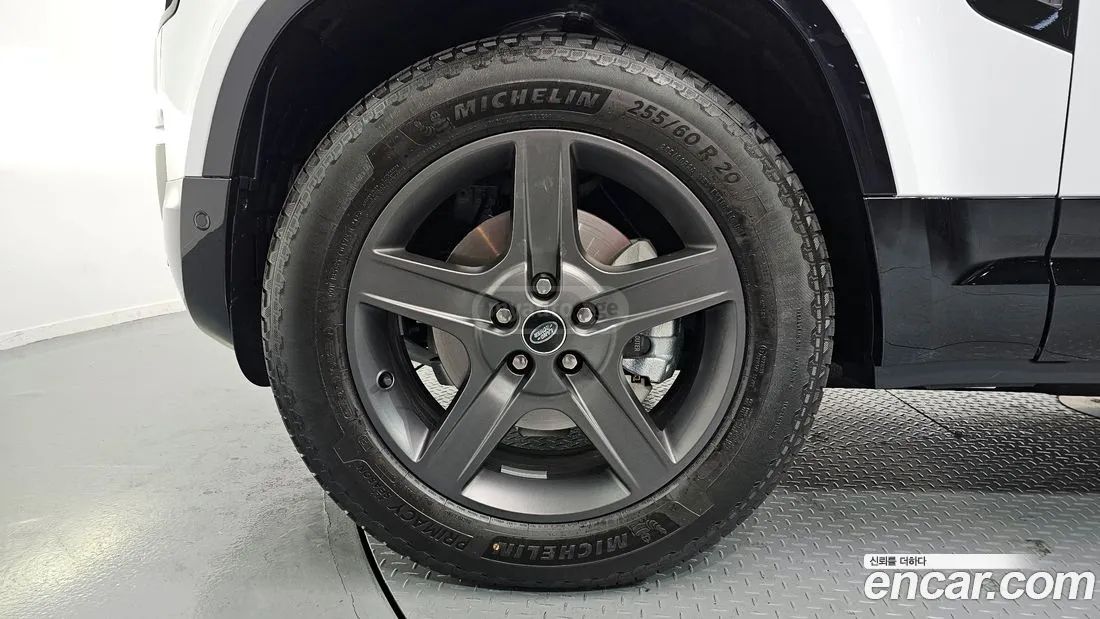 Land Rover Defender 90 2025 — миниатюра 5