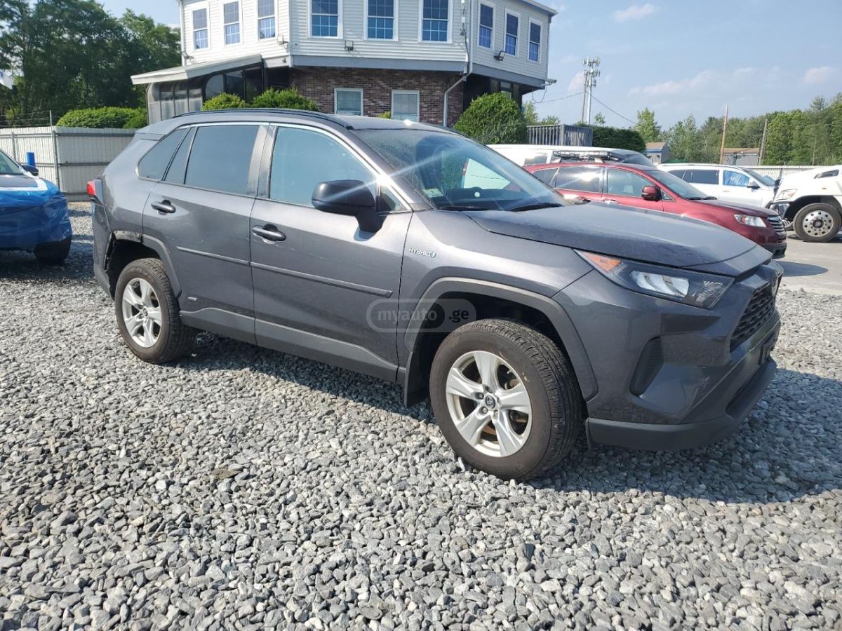 Toyota RAV 4 - фото 4