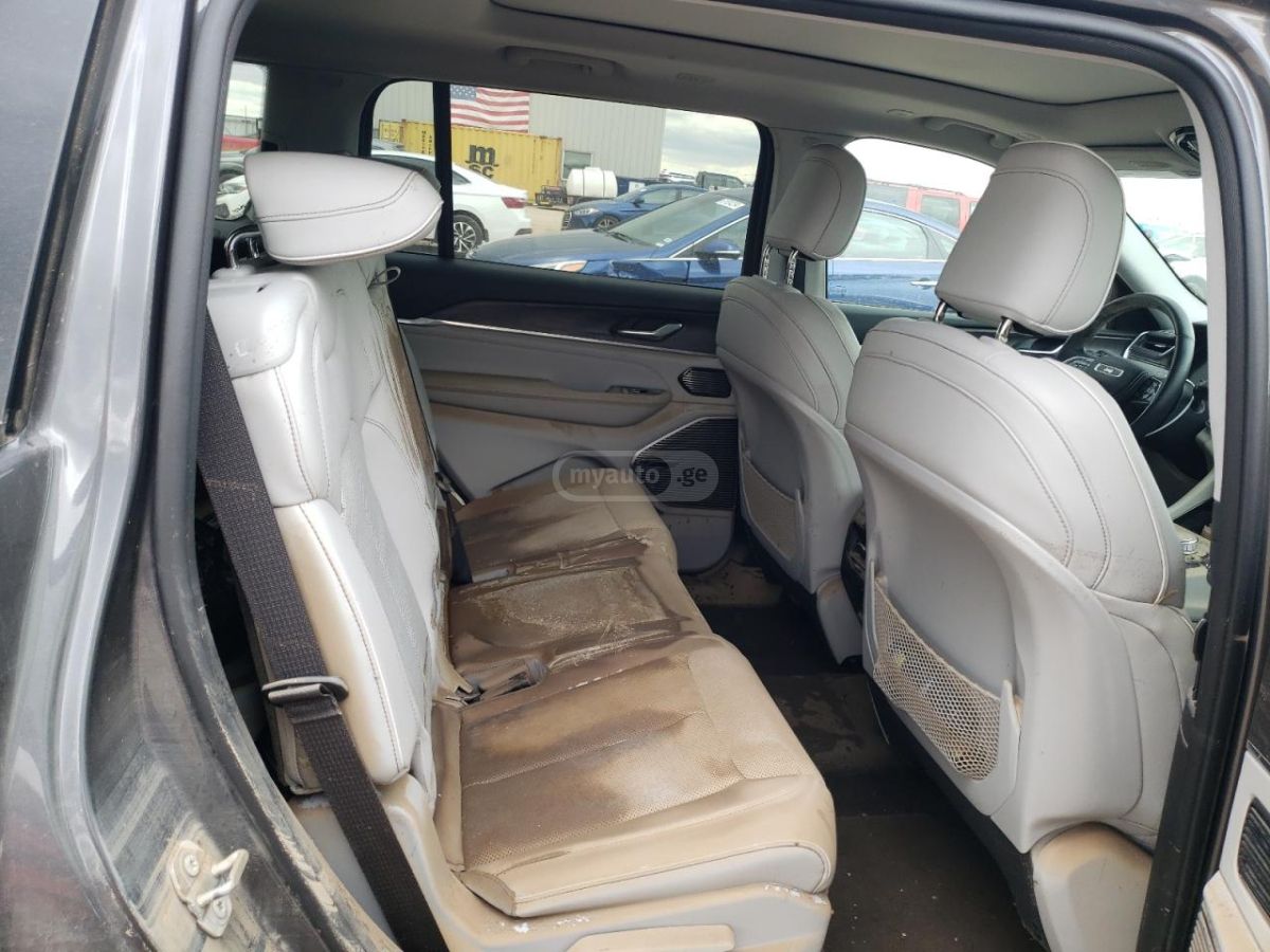 Jeep Grand Cherokee - фото 11