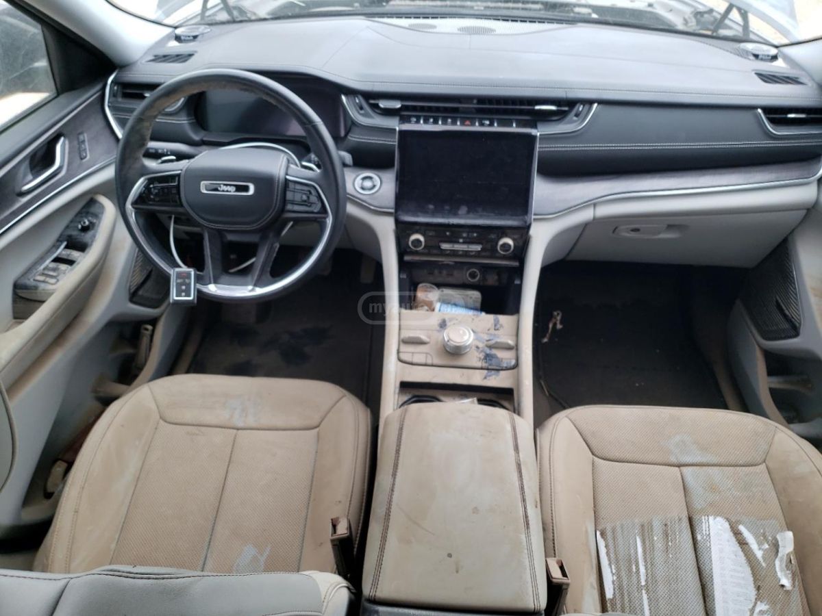 Jeep Grand Cherokee - фото 8