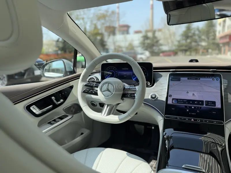 Mercedes-Benz EQE 2022 — миниатюра 8