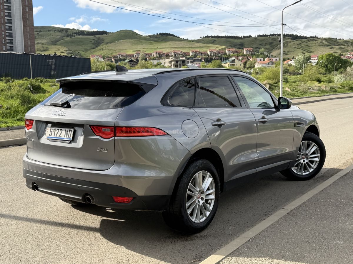 Jaguar F-Pace - фото 1