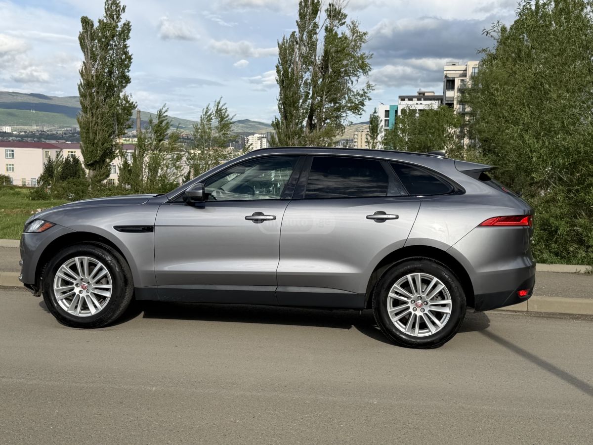 Jaguar F-Pace - фото 5