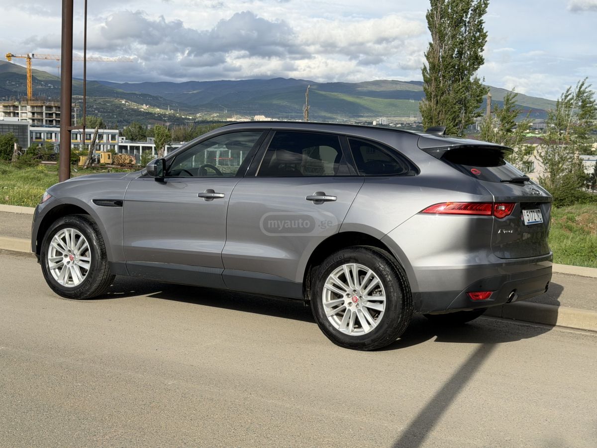 Jaguar F-Pace - фото 6