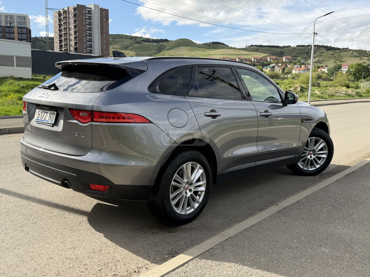 Jaguar F-Pace - фото 7