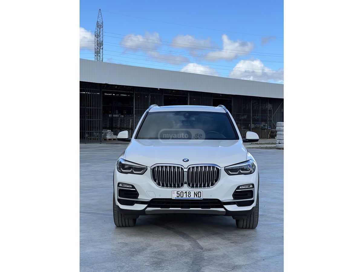 BMW X5 - фото 1